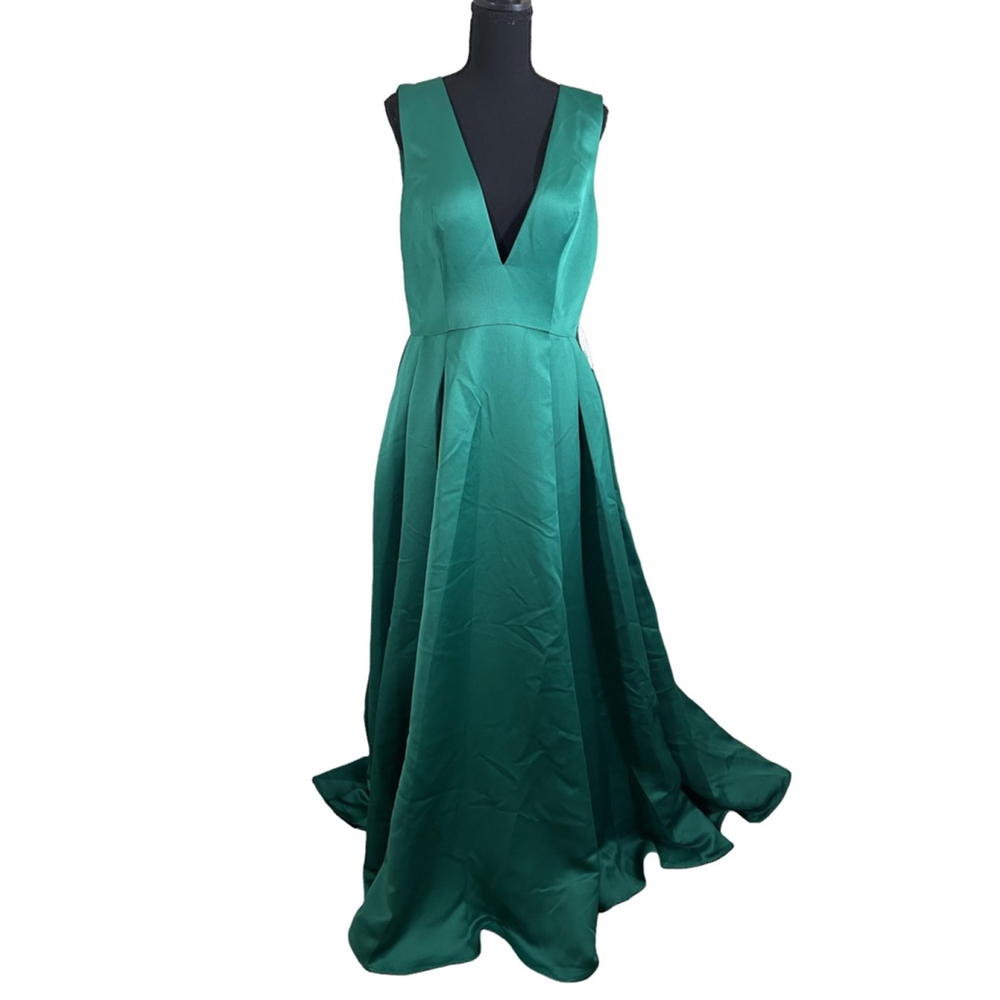 Stunning Emerald Sleeveless Prom Dress